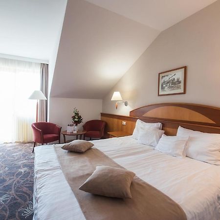 Vitalmed Hotel Шарвар Екстер'єр фото