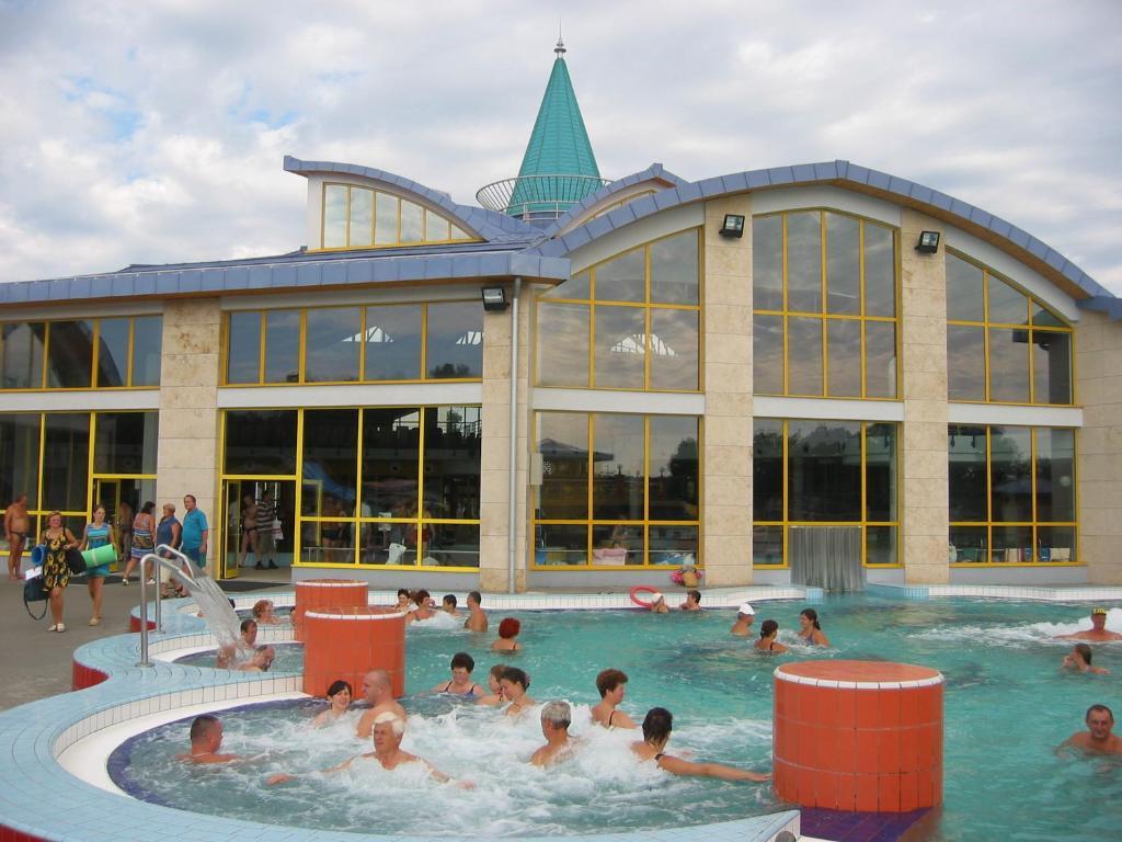 Vitalmed Hotel Шарвар Екстер'єр фото