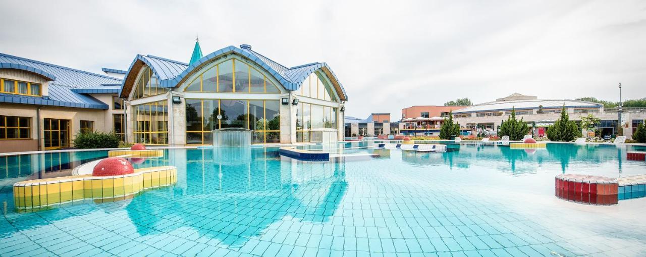 Vitalmed Hotel Шарвар Екстер'єр фото